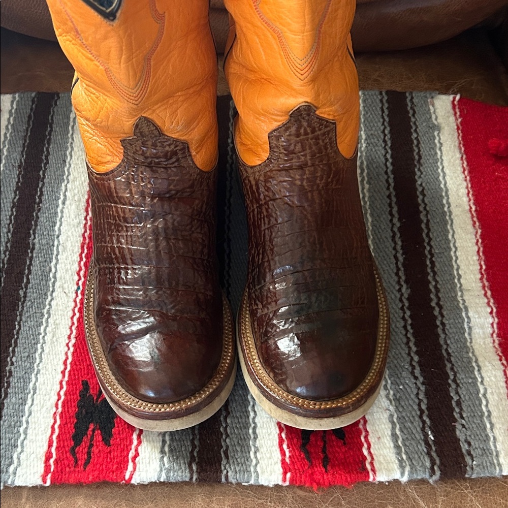 Anderson Bean 10 D  Brown elephant with orange upper men’s boots.EUC